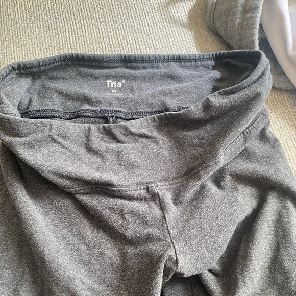 TNA Leggings - Picture 2 of 2